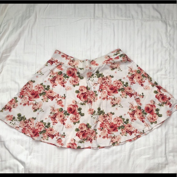 Forever 21 Floral Skater Skirt - Picture 1 of 3